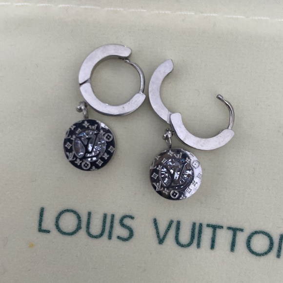 Louis Vuitton silver earrings - Picture 4 of 4